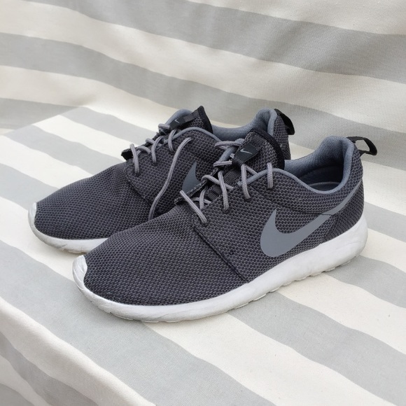 Nike Other - Nike Roshe gray men's